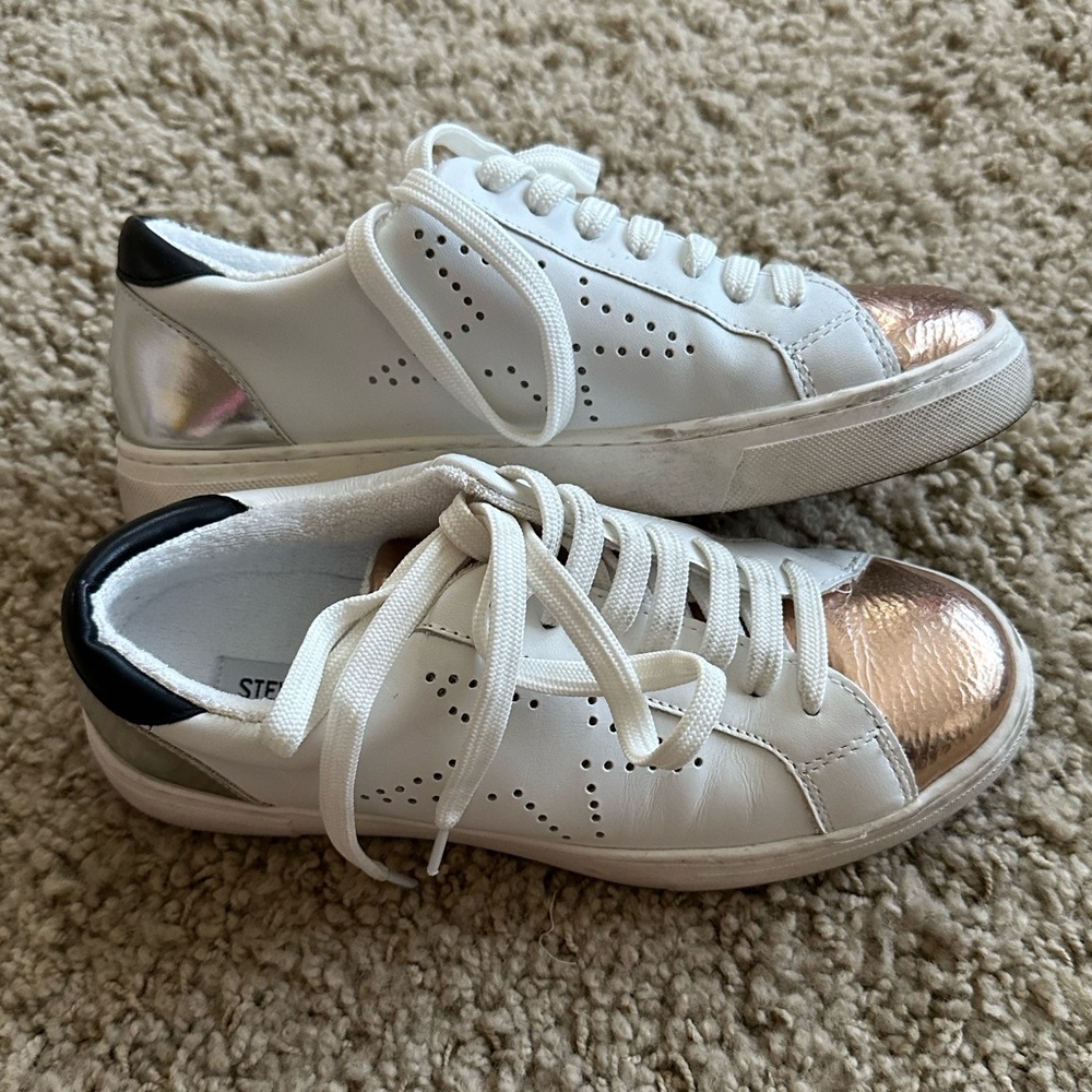 Steve Madden Rezume Sneakers size 6.5